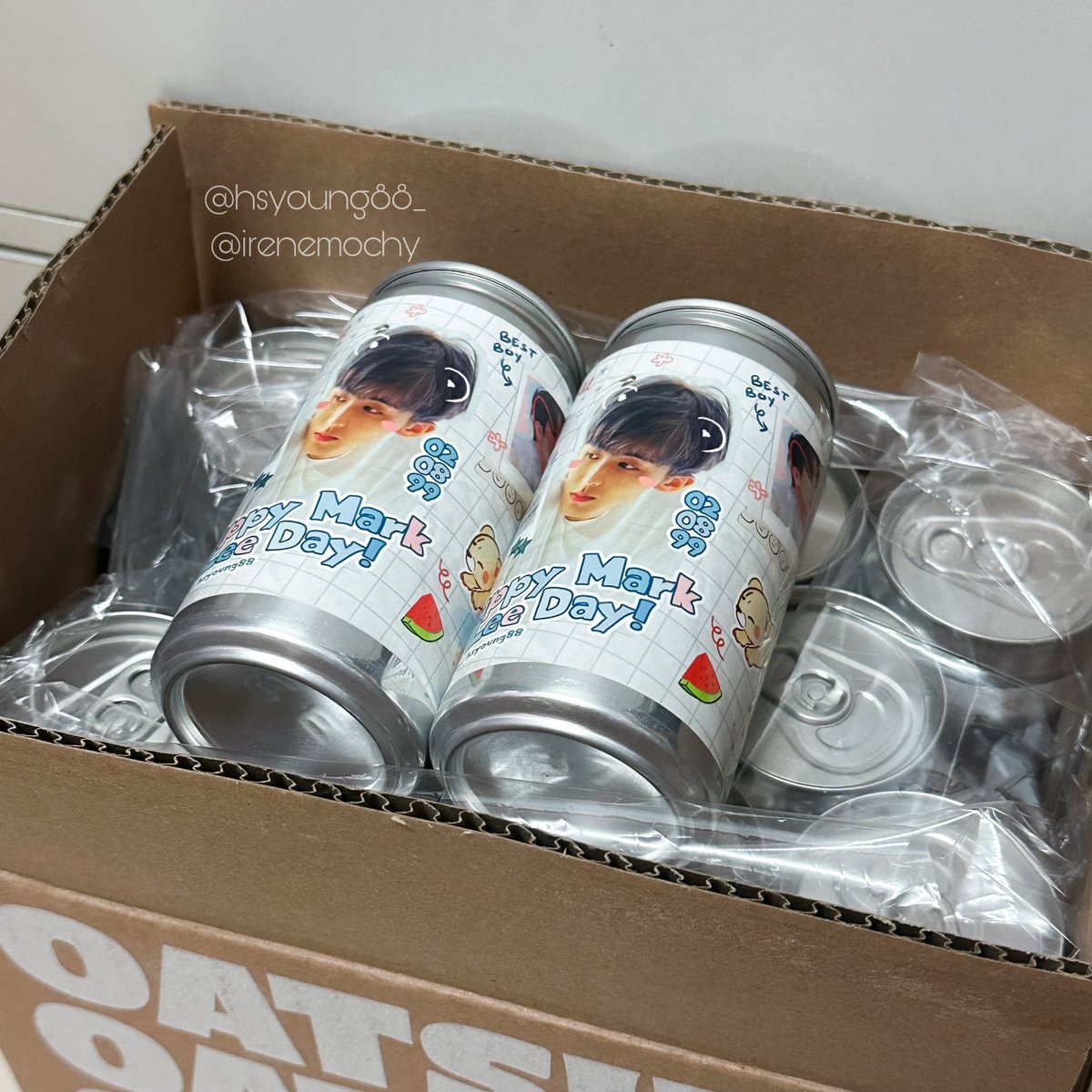 irenemochy's tweet photo. hello! i will be attending @ZCHENLE_MY #ChenleBreakfastClub cse at KL this weekend and will be distributing these mark water cans by @hsyoung88_ 🥤 limited quantity and fcfs basis! time tbc (˵ •̀ ᴗ - ˵ ) ✧ https://t.co/e64oao85sX