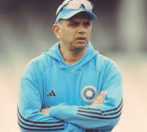AjiHaaan's tweet photo. Rahul Dravid deserves to be carried on shoulders post 2023 World Cup Win like we carried Gary Kirsten after winning 2011 World Cup. Such a formidable team he has built ♥️ https://t.co/9LBkOVGdlk