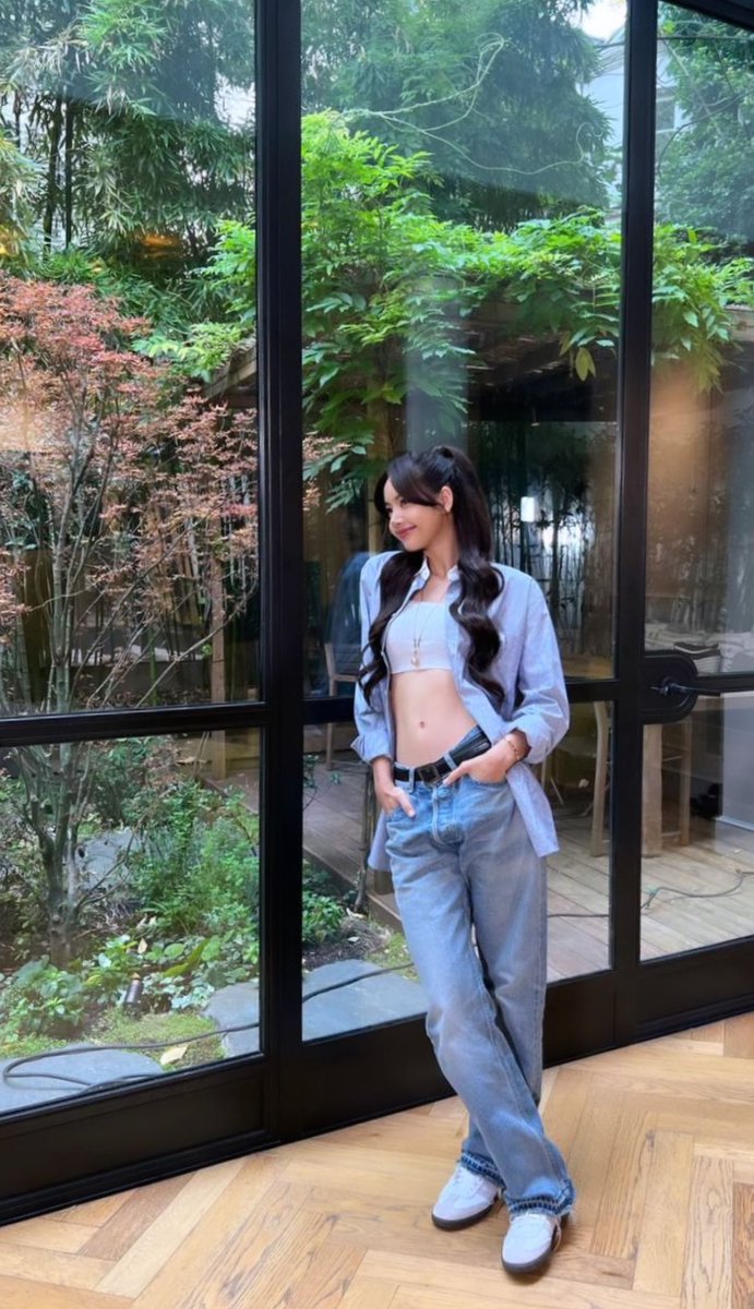 LISANATIONS_'s tweet photo. You’re absolutely killing the game, Lisa! Here’s to more wins that are yet to come your way! ✨🫶🏻Keep that happiness vibe going strong, always 🌟💛 

LISA BILLIONS CLUB EP4 
#MONEY1Bstreams 
#BillionsClub https://t.co/CgzymNYCG3