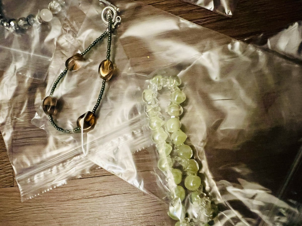 alisonmgodoy's tweet image. I will be revamping my Amazon Handmade site for the Holidays. Here is a preview   #inktanktattoo #Greetingcards #amazonhandmade #jewelrydesigner