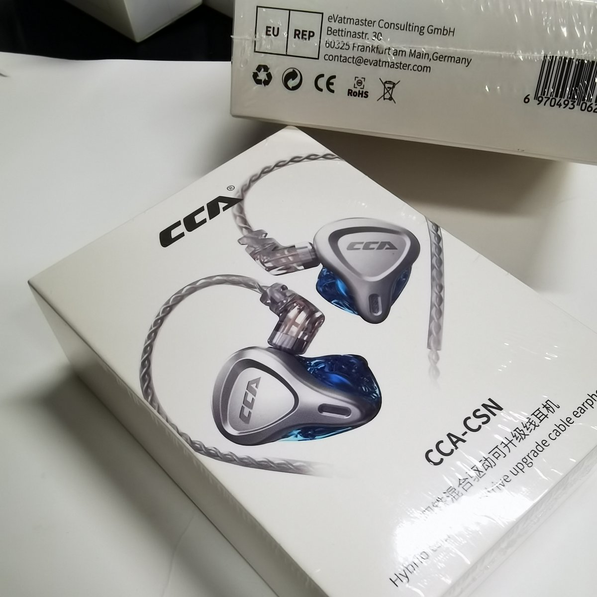 CCA CSN 1BA+1DD ハイブリッドイヤホン
aliexpress.com/item/325680208…