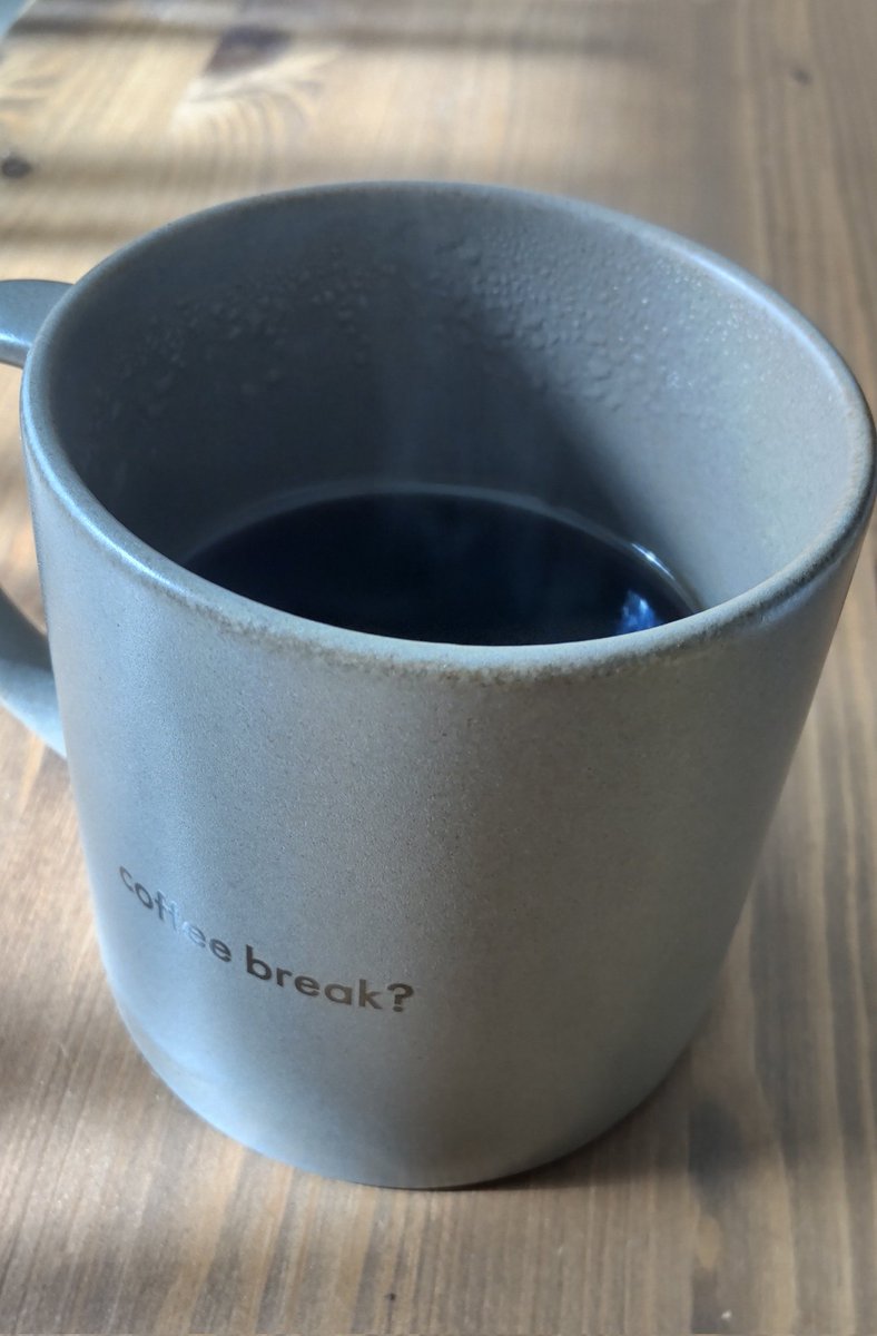 funscafe3's tweet photo. 休日の飲み物 そのニ🏡☕️
「木漏れ日珈琲☕️😊」

ペーパーは圧着面の少し奥側で折り曲げると破れを防ぎ、ドリッパーにもフィットしやすくなりますよ😚
#ドリップコーヒー
#珈琲ブレイク
#自家焙煎中深煎りブレンド
#しかさんブレンド生豆🦌🎩🫘
#TCL 気ままな深煎りブレンド https://t.co/StZp1fxIXW