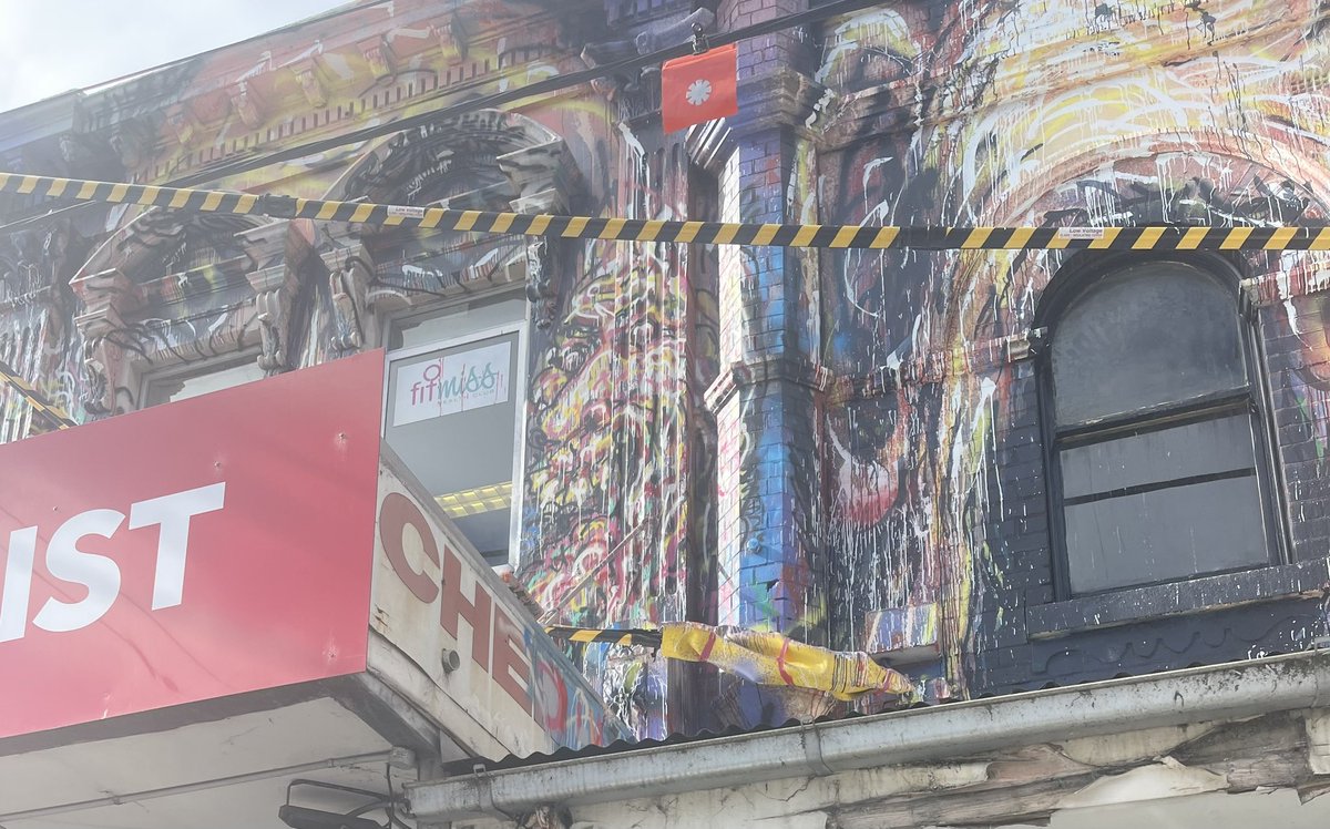 Carlisle St, Balaclava (Melbourne)

My street, my neighbourhood 

No words