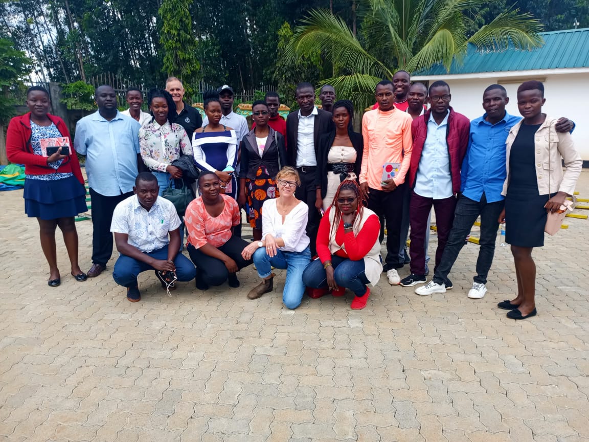 A total 5 community media outlets (Dada Radio, Kababa Radio, Tembea Radio, Lwasi Radio and Mikayi Radio participated in the training, with 19 participants in attendance. @jhrnews @Jetbelgraver @PaulMacNeill @OgoiBenard