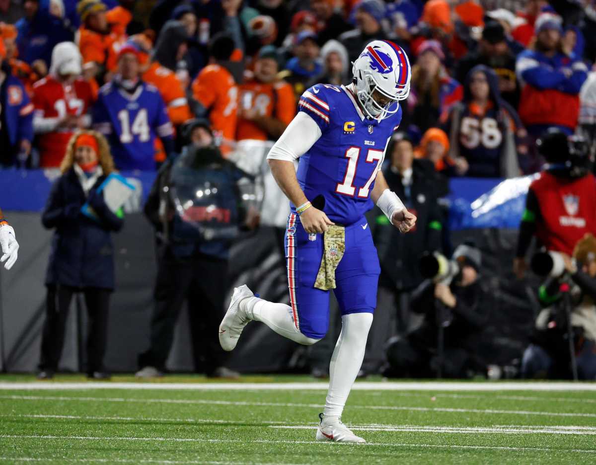 BUFSportsTalk's tweet image. What Josh Allen saw in his dropbacks against the Broncos…

a thread; 
#BillsMafia | #NFL