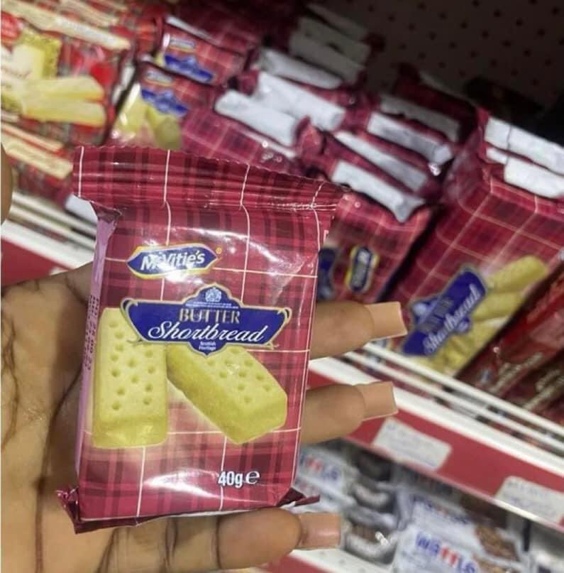 wondasmile's tweet photo. If we’re going to be telling ourselves the truth,

This biscuit is not really sweet when you buy it.

When you buy it, you just end up leaving it.

You grow tired of it.

If you want to know the real sweetness, try to beg someone for it.

Or better still, try to tifff it. https://t.co/6XdOictOkz