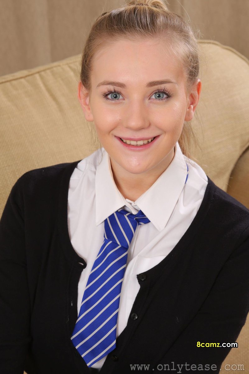 fuck..  🔥🔥🔥We like seeing   Lovely Pic of a 19 y.o. Babe   
#nsfw #bustygirl #hotteens #masturbatingteen