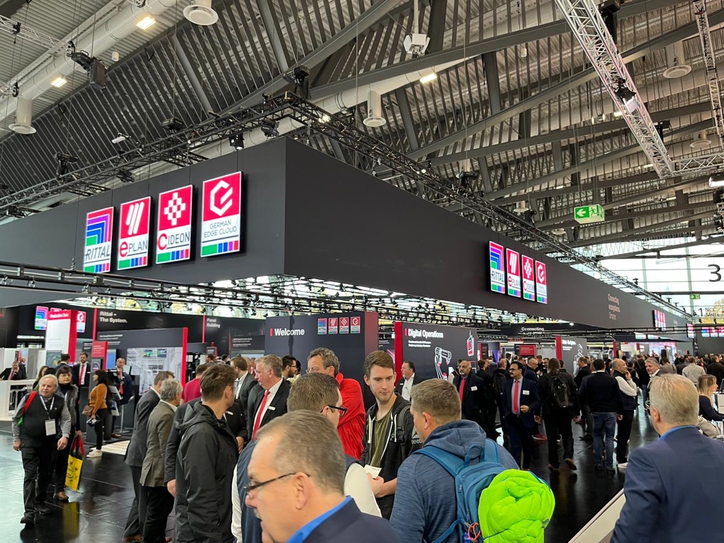 Rittal_CH's tweet photo. SPS 2023 🙌
Auch unsere Kollegen aus der Schweiz sind dieses Jahr wieder fleissig auf dem Messestand unterwegs.
Besuchen Sie unseren Messestand, um alles über unsere Lösungen entlang der Wertschöpfungskette zu erfahren.
📆 14.-16. November 2023
📍Halle 3C, Stand 301

#MeetRittal https://t.co/o33AOJPZJf