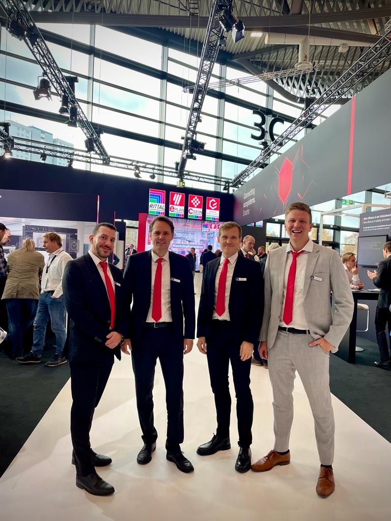 Rittal_CH's tweet photo. SPS 2023 🙌
Auch unsere Kollegen aus der Schweiz sind dieses Jahr wieder fleissig auf dem Messestand unterwegs.
Besuchen Sie unseren Messestand, um alles über unsere Lösungen entlang der Wertschöpfungskette zu erfahren.
📆 14.-16. November 2023
📍Halle 3C, Stand 301

#MeetRittal https://t.co/o33AOJPZJf