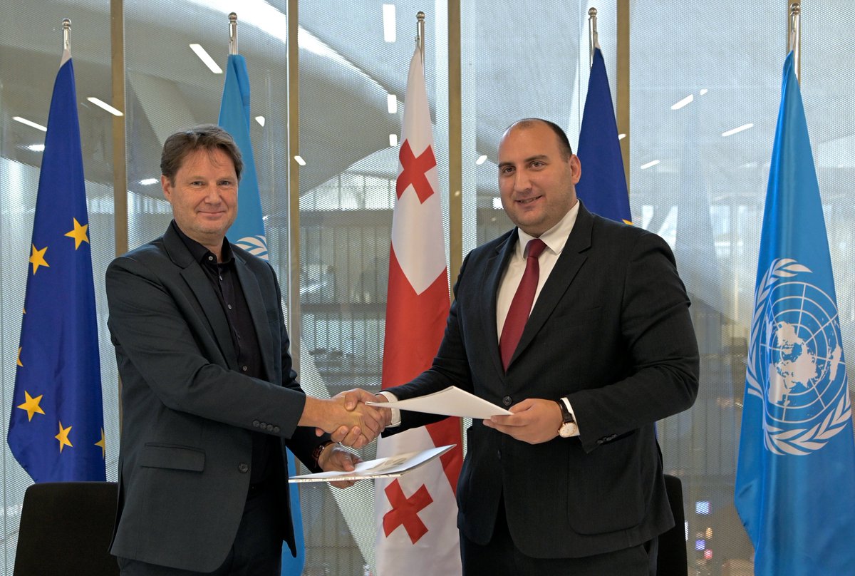 UNDPGeorgia's tweet photo. Excited about our new partnership with 🇬🇪Public Service Hall to enhance public services for rural communities, ethnic minorities, people with disabilities.

The impact will be felt across four regions benefiting over 100,000 people.

🇺🇳🇪🇺 @EUinGeorgia 
#ENPARD #RuralDevelopment https://t.co/M8TdjItqMS