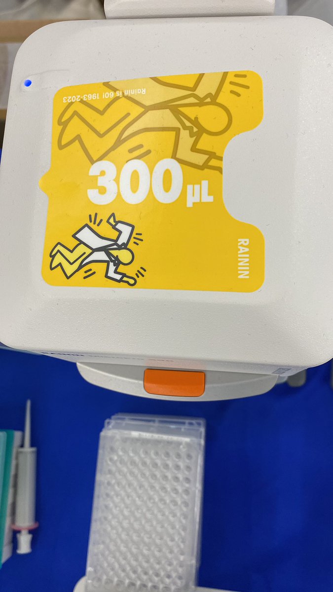 raininpipetteJP's tweet photo. ステッカーをMicroPro に貼ってみました!まだまだステッカー、プレゼント🎁ございます、来場お待ちしております😆
#NGSEXPO
#マイクロプロ
#MicroPro https://t.co/kjT2Eb86kt