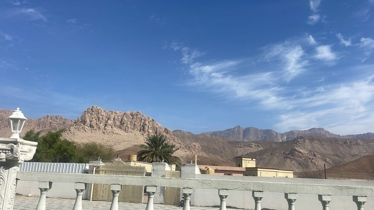 MohammaALhinai's tweet photo. @mohad_hinai هذا هو المكان وهذا هو بيتنا في وجهنا ولا يوجد اي حاجز طبيعي بينتا وهناك عزبنا ومناحلنا وحياتنا ومجرى ا��وادي يجي من هذا الموقع هل يريدوا تكرار كارثة خميله مرة ثانيه https://t.co/ojfxcQNRY0