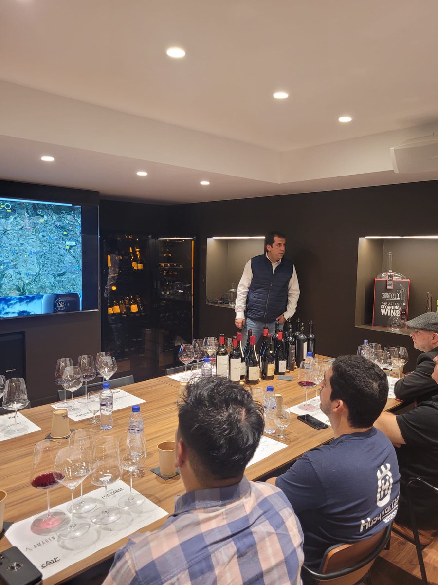 Esta semana nos hemos ido hasta #Barcelona de la mano de <a href="/VINCELONA1/">VINCELONA</a> para presentar las novedades de <a href="/DominioDeCair/">Dominio de Cair</a> y <a href="/BodegasAmaren/">BodegasAmaren</a> a nuestros clientes 🍷🍇