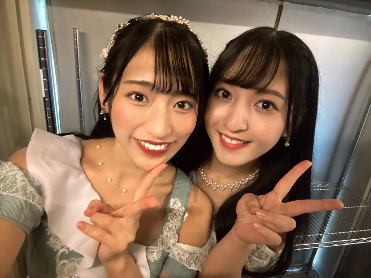 明日17日14時〜3時間の生放送！
《あっと･フライデー！》

レポーターはあみちゃん( ˶'ᵕ'˶)💄

心強すぎて明日はのびのびと暴走出来そうです😂
癒しのあみちゃんがずっと隣にいてくれるだけで頑張れちゃいます💪💕

お便り、 #アトフラ 沢山待ってる♡

有給休暇使って聴いてくれる方も👀
感謝です！