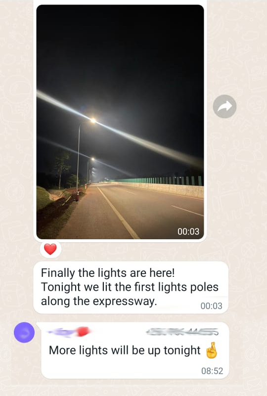 SharpMugabe's tweet photo. Ugandans demanded: let their be light on the Kampale Entebbe Expressway, and @GovUganda acted swiftly.
No more darkness. This, together with the Emergency Rescue Team makes the road more secure and safer.
Bravo @KEE_UG & @UNRA_UG teams. #OpenGovUG #UGGovWorks https://t.co/9Jdh9SOjqf