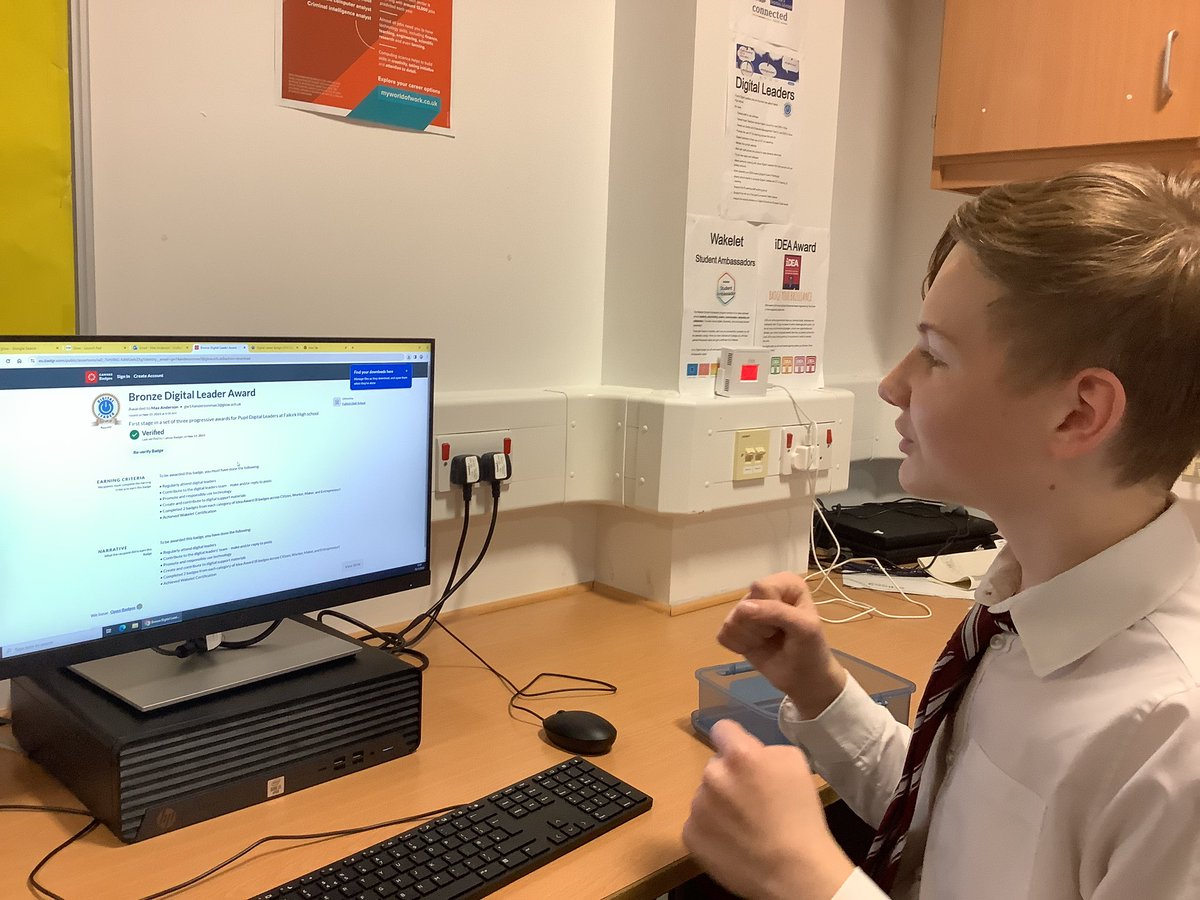 FHSDigiLeaders's tweet image. Congratulations to Max A in S2 who achieved his @FalkirkHigh Bronze Digital Leaders Badge 🥳🎉

First pupil this session to gain one, wonder which Digital Leader will be next?

#weareFHS #weareAmbitious #FHSDigiLearn @FHS_Success