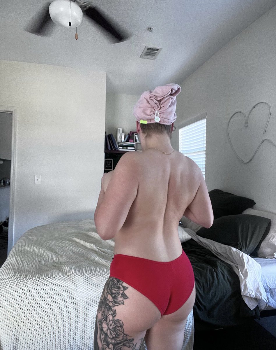 Muscle mommy coming to y’all so soon.