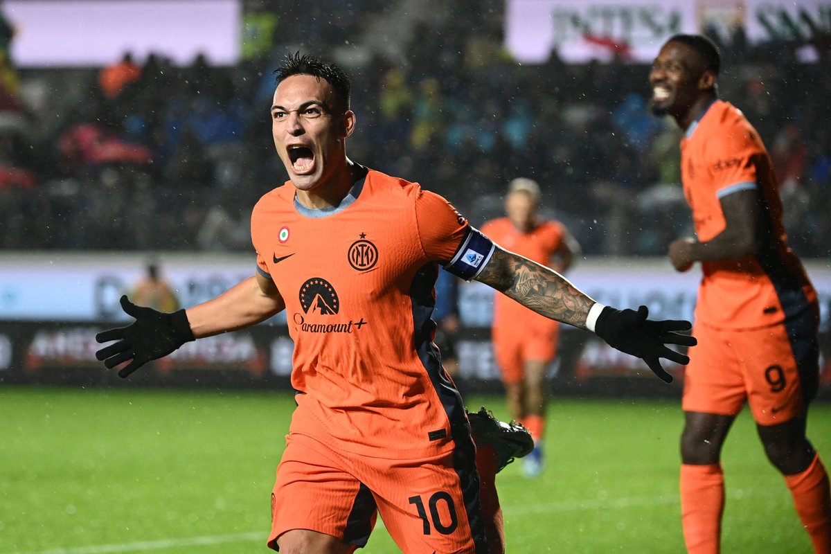 FabrizioRomano's tweet photo. 🚨🇦🇷 Lautaro Martínez’s agent Camano on contract situation: “I feel we’ll reach an agreement for new deal at Inter, very good agreement for both sides”.

“He’s 100% focused on Inter”, told TV Play. https://t.co/f1iHsKkPWG