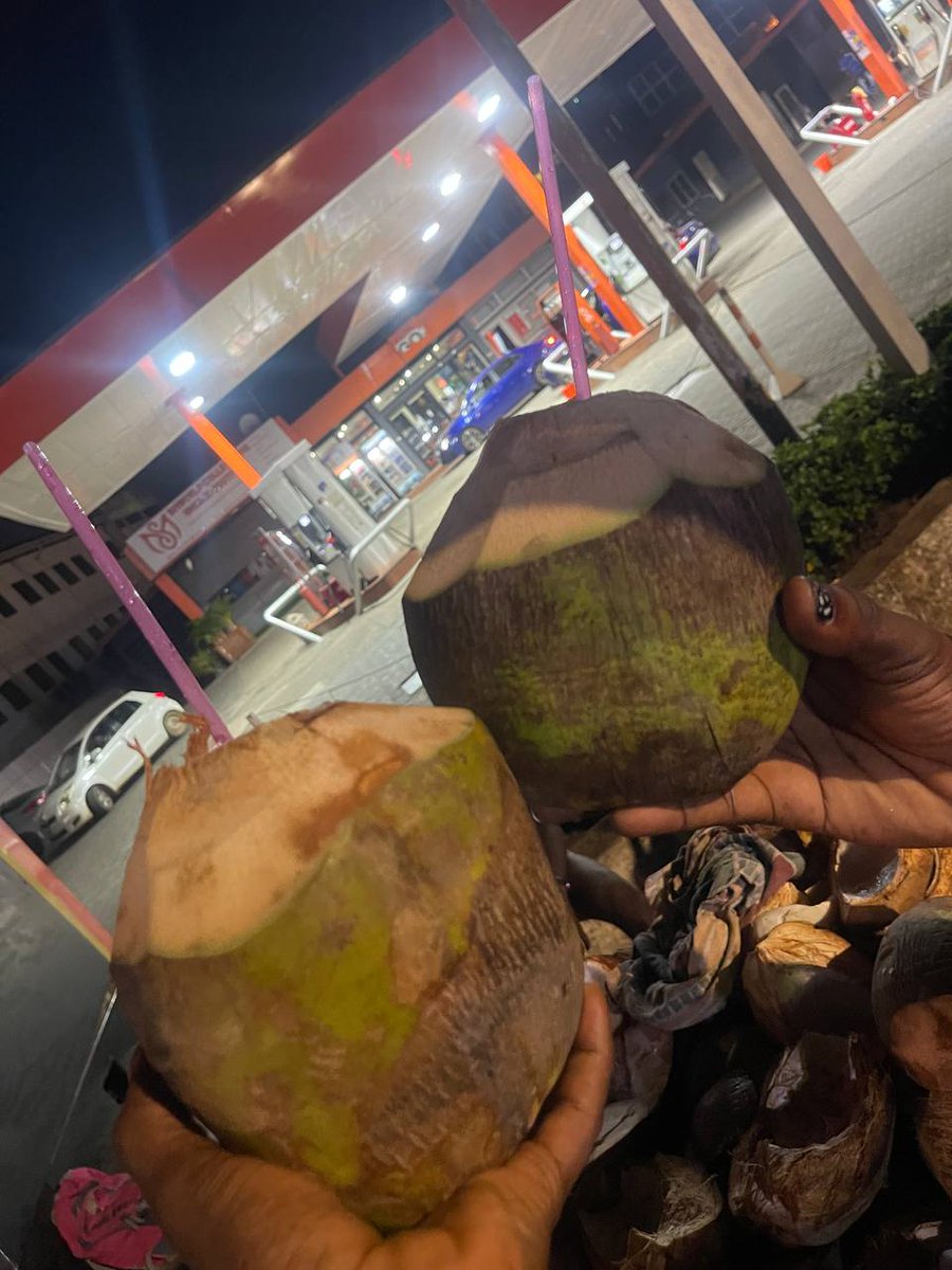 Foodlum__'s tweet photo. Last night in Accra Ghana on the street called oxford where people don't sleep... Bubbling night life ๐๐
#Accra #FlywithIbom https://t.co/uvftVPYiDV