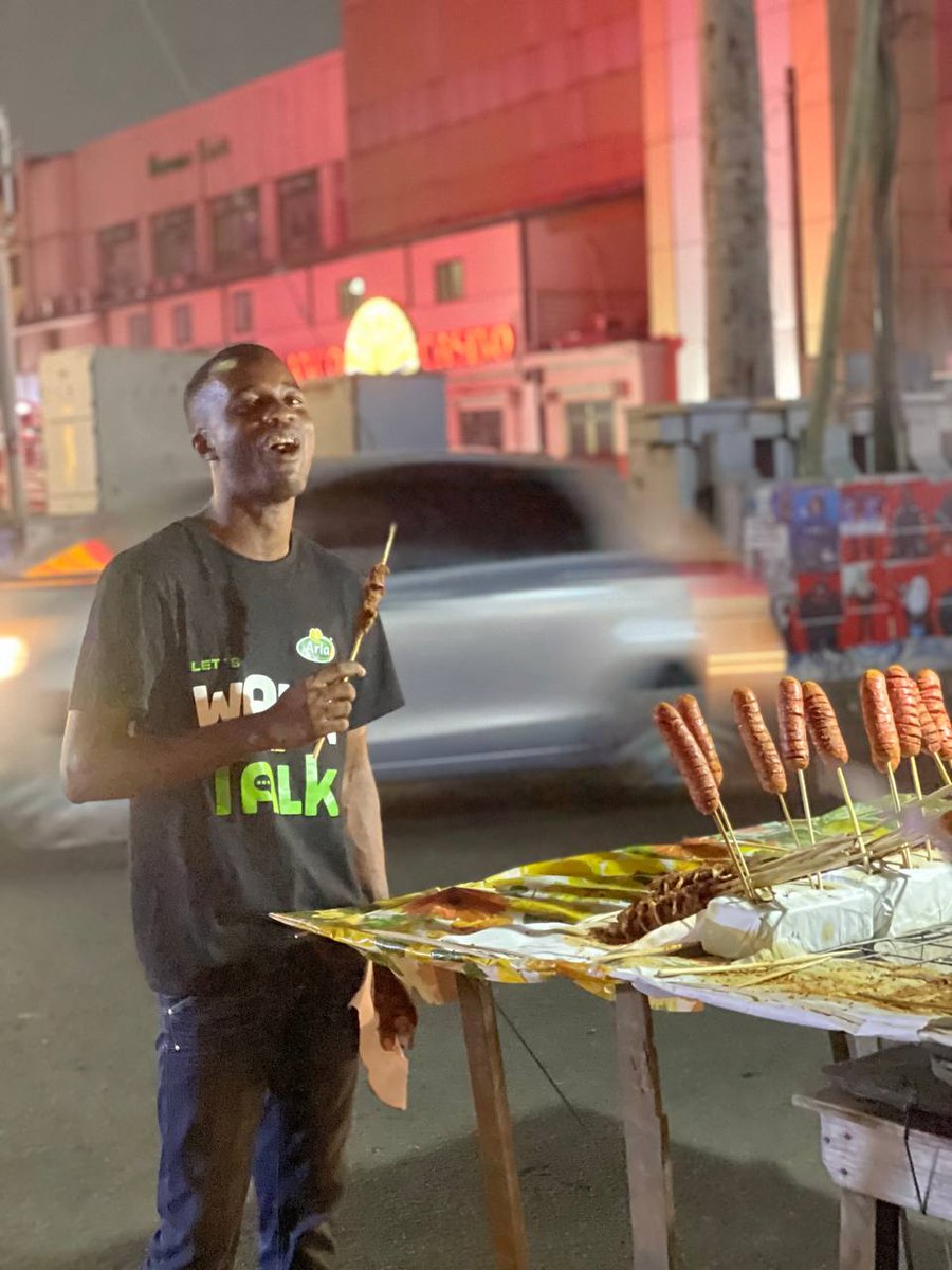 Foodlum__'s tweet photo. Last night in Accra Ghana on the street called oxford where people don't sleep... Bubbling night life ๐๐
#Accra #FlywithIbom https://t.co/uvftVPYiDV
