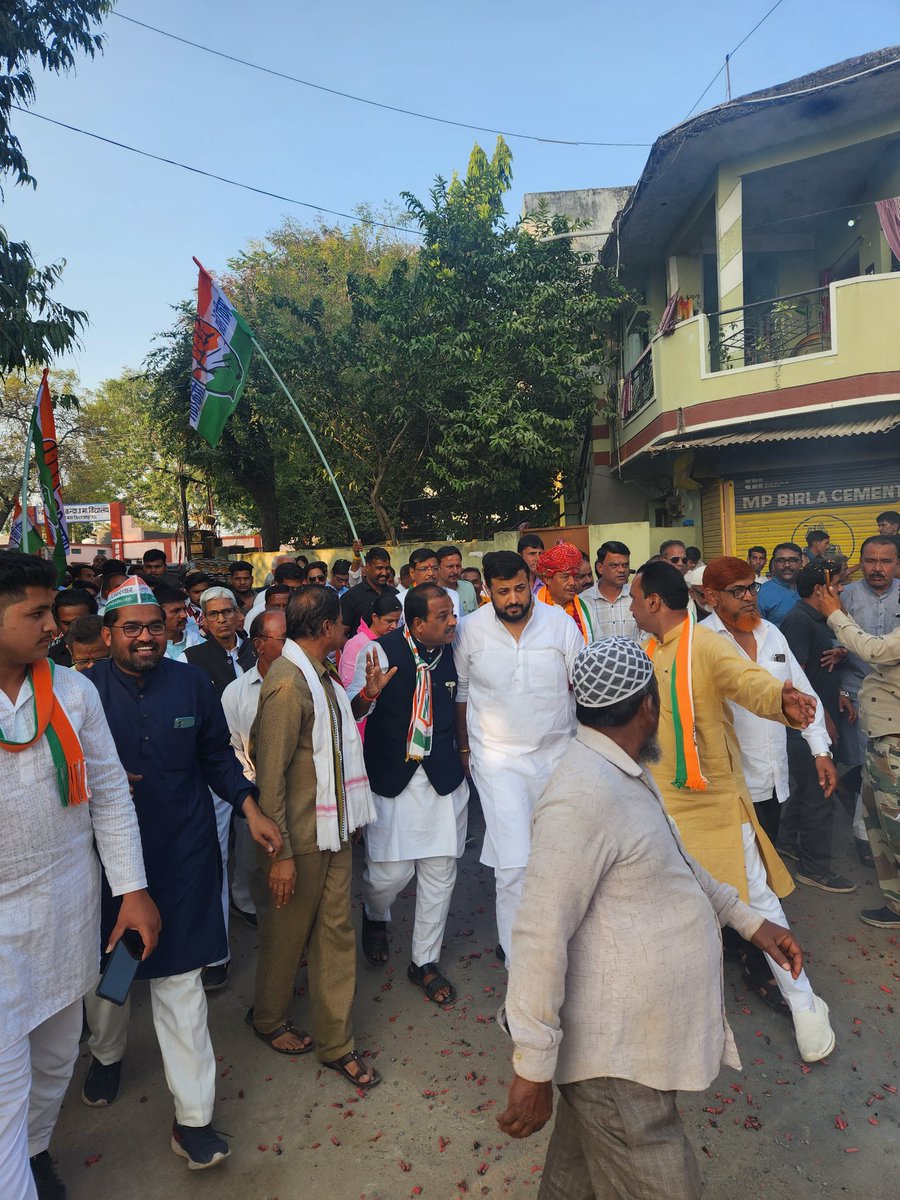 Last day of campaign in Sujalpur... jai congress vijay congress... @kcvenugopalmp @rssurjewala @SanjaySDutt @ManishTewari @Allavaru @srinivasiyc