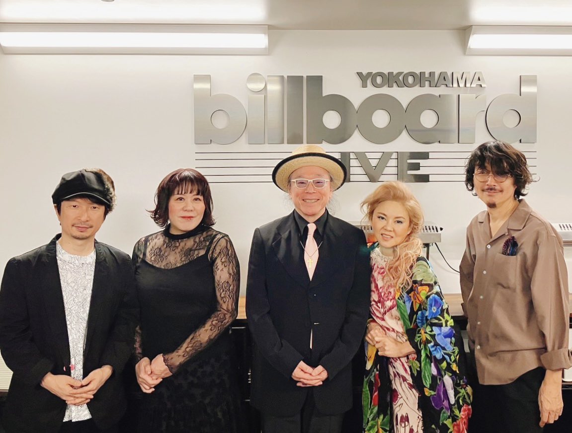 fenderjb78's tweet photo. NOKKO "ベランダで土器土器 "
大盛況で終了。
ご来場の皆様ありがとうございました！

NOKKOさんの唯一無二の歌声。
ここぞ！の爆発力。
自然体なチャーミングさ。
素晴らしいパフォーマンスでした！

バンマス白井良明さん。
卓越した構成力とROCKからJAZZまで自由自在の流石のギタープレイ！

続く↓ https://t.co/5d5Y0mcWYo