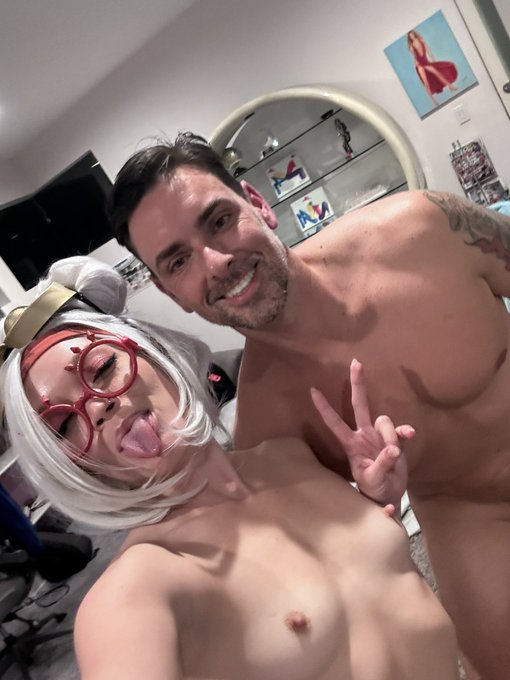 What did we get into today?!🤗 @ryandriller  . @VRCosplayX https://t.co/7wVHCExVF0<a class="tags" href="/tag/ryandriller">@ryandriller</a><a class="tags" href="/tag/vrcosplayx">@vrcosplayx</a>