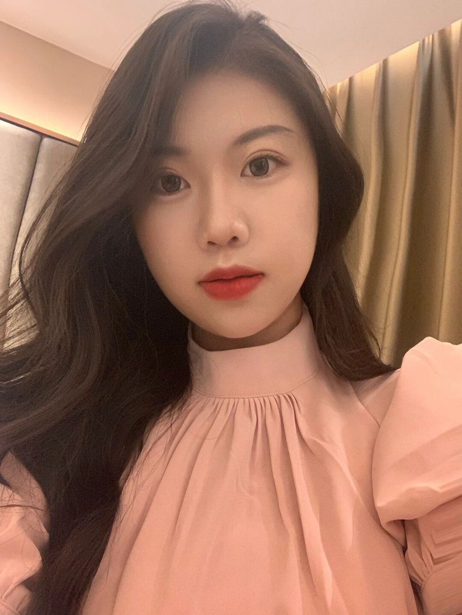 Ka48893's tweet photo. 发型也是很重呀的嘛
🥰🥰🥰 https://t.co/3ndT73Iymk