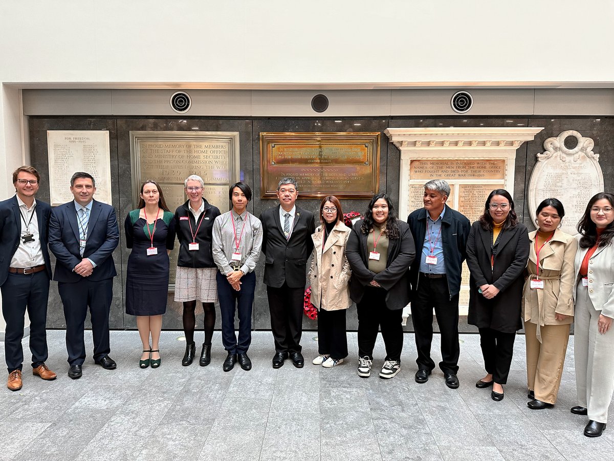ukinphilippines's tweet photo. Cultivating stronger ties in 🇬🇧🤝🇵🇭 trade through #GREATScience.
Dr. Paul Limson, the 🇵🇭 Chief Veterinary Officer, led a delegation in the 🇬🇧 for a learning exchange in food security, supply chain resilience, and animal disease containment measures with their UK counterparts. https://t.co/cVsCRv3ZO4