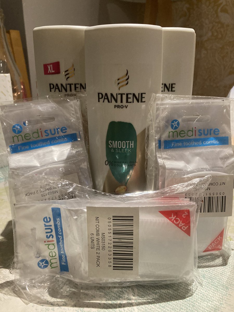 LouiseMould3's tweet image. 2000 nit combs collected from @THBDoncaster yesterday, ready to be delivered to schools across #doncaster via the @Doncaster_SN 
#headlice #nits #hygienepoverty