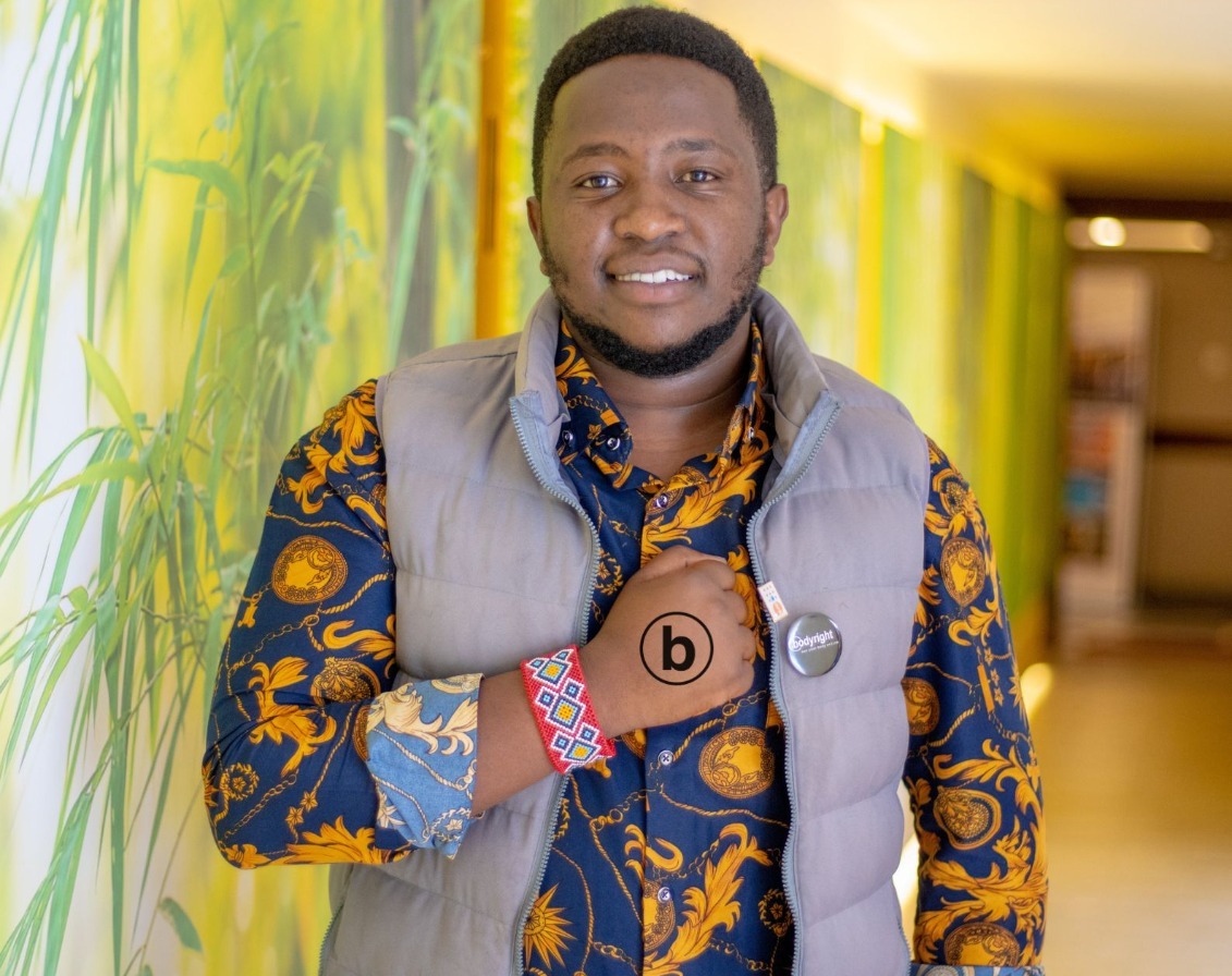 PanelUnfpa's tweet photo. Online violence have real world consequences & real impact.
Threats of online sexual violence can turn into violence on the streets, at home & even in the workplace.
Safeguarding the digital spaces is a shared duty.
Say NO to #OnlineGBV
#UNFPAYAPKe
#BodyRight
#BodyRightKe https://t.co/mDWEiYVikv