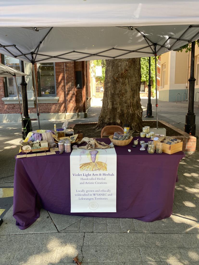 Mercy_Me_Events's tweet photo. Violet Light Arts &amp; Herbals @violet.light.artsherbals
Violet Light Arts &amp; Herbals is a small, Victoria-based business in which freshly grown and processed, as well as organically sourced herbs are made into healing salves, teas, lotions, smoke blends, candles, and more.

#yyj https://t.co/Fqy5BWyjoC