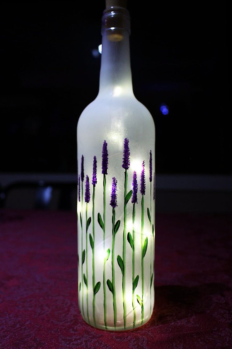 Mercy_Me_Events's tweet photo. Bottles Fit For A Bee
Uniquely hand-painted bottles; beautiful for all the seasons! Light up your day with a bottle full of magic! The perfect gift!

#yyj #craftfair #christmas #jamesbay https://t.co/2MXEVSQAfm