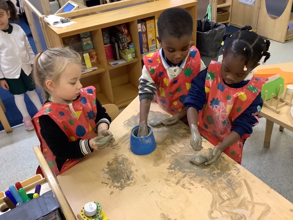CViewNursery's tweet photo. We have been celebrating Diwali and learning the story of Rama &amp; Sita. We have made Rangoli patterns, diva lamps, barfi and tasted some spicy food for snack, we have also been learning a new Diwali song called "Diwali is Here" #Diwali2023 #onlyatcanalview @CanalViewPSEdin https://t.co/x4GVtPjO4Z