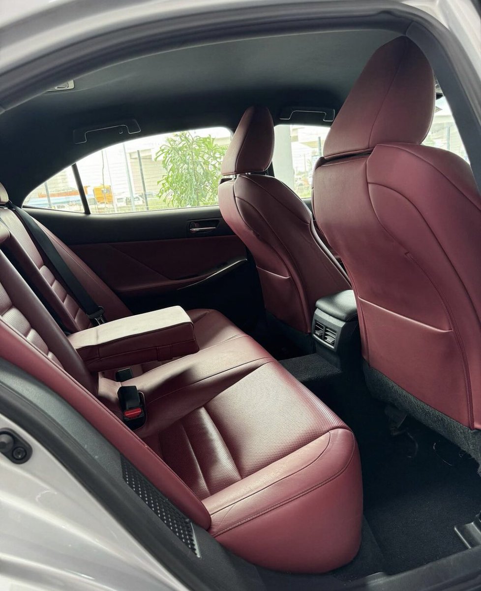 Retrolumi's tweet photo. 🚘: 2015 Lexus IS300H Fsport 

🌎: Lagos 

💰: N11,500,000 

☎️: 08156933185 https://t.co/2Mw89SaYUM
