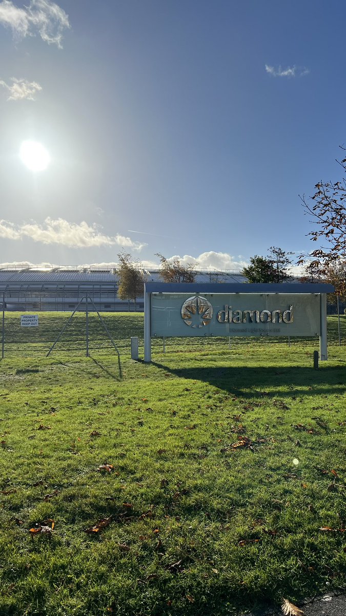 Dream achieved yesterday when I got to go to #DiamondLightSource and get trained on using their VMXi instrument! 

Fingers crossed it helps me determine the structures of my tricky proteins 🤞

#VMXi #Crystallography <a href="/DiamondLightSou/">Diamond Light Source</a>