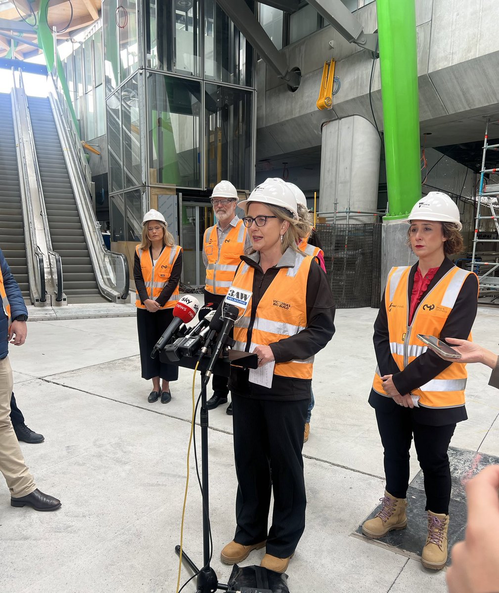 hipstergeddon's tweet photo. Following on from #Dandrews Fashion Watch : a new occasional series : Jacinta Allen wears high Viz to announce Melbourne’s newest escalator. https://t.co/mirKeNOOzE