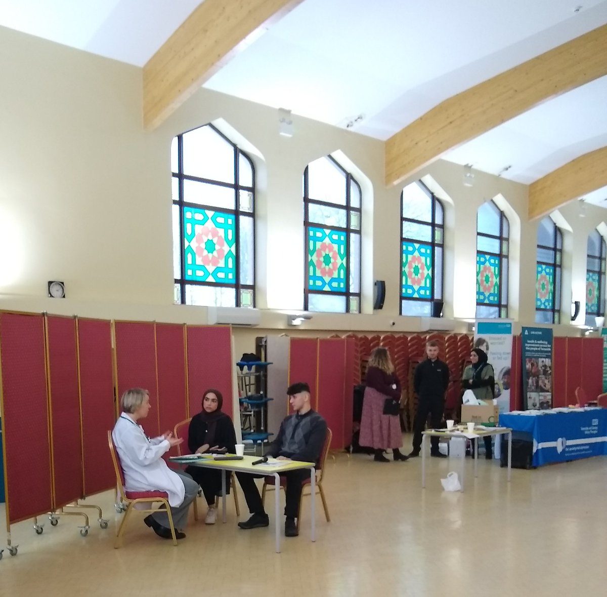 kateethomason's tweet photo. Wonderful wellbeing event @AshtonMosque. Innovative mental health play from Talking Therapies Tameside &amp; Glossop 🎭.
Important speeches from the Civic Major and Imam about mental health and the power of communication, community and accessing appropriate help @PennineCareNHS 🧕📞 https://t.co/s5JfCegYQL