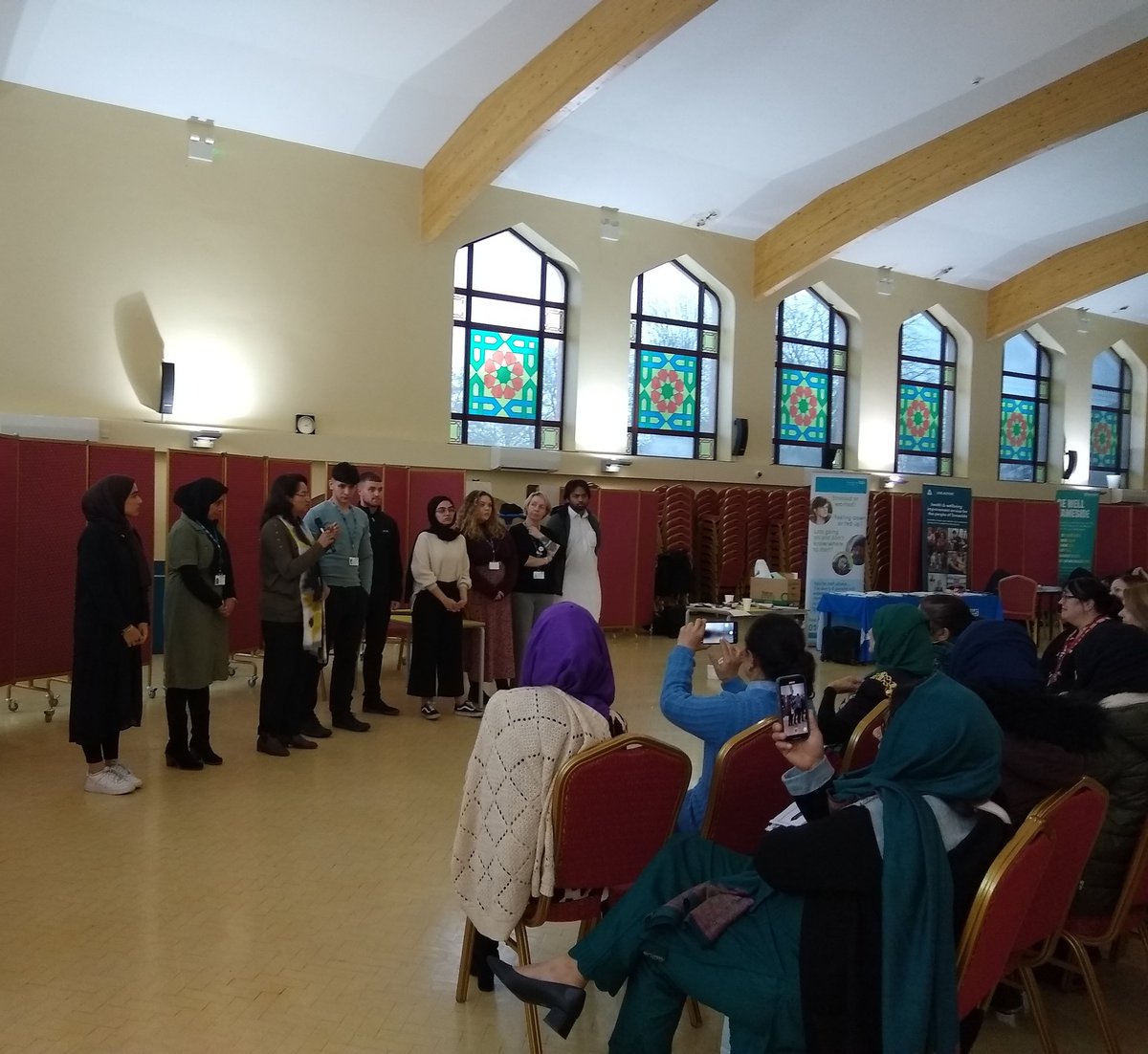 kateethomason's tweet photo. Wonderful wellbeing event @AshtonMosque. Innovative mental health play from Talking Therapies Tameside &amp; Glossop 🎭.
Important speeches from the Civic Major and Imam about mental health and the power of communication, community and accessing appropriate help @PennineCareNHS 🧕📞 https://t.co/s5JfCegYQL