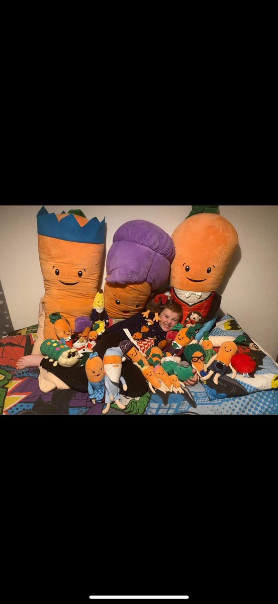 lisalidowns's tweet photo. @KevinTheCarrot He loves them  🤣 https://t.co/6yUN7HUKFm
