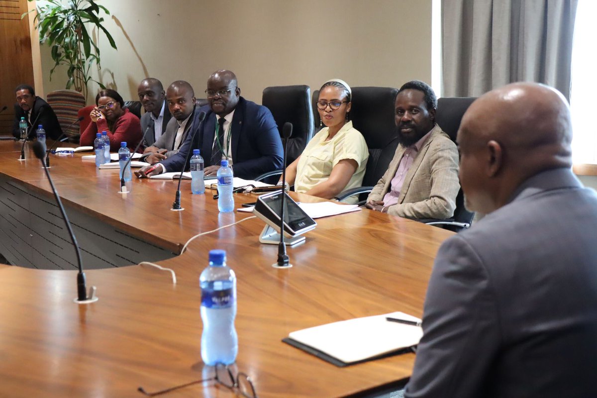 DadaMorero's tweet photo. Today we are visiting office of Group Forensic and Investigation Services (GFIS) for a meet and greet.

📍Braamfontein

#Joziatwork 
#makingtheimpossiblepossible https://t.co/1Cee42LdWk