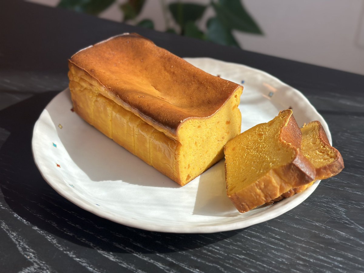 shionrina's tweet photo. かぼちゃのチーズケーキ焼きました🎃
#お菓子作り https://t.co/vINKVYa8DS