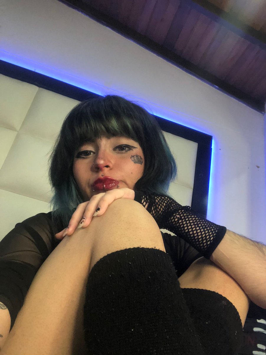 Meganfooxy's tweet photo. Come and have some fun with me tonight 
https://t.co/Z4nr2iaL9v https://t.co/ULcNirz88V