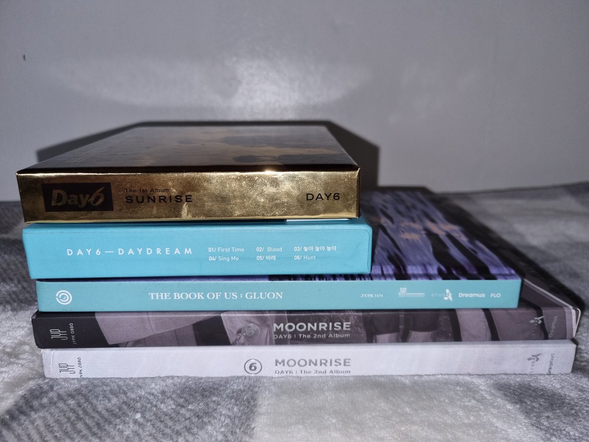 S00SHl's tweet photo. wts lfb ph decluttering day6 albums

all r in good condi! 
- 3k set (strictly set; price negotiable) can lower d price if surebuyer
- all complete inclusions and nvr been used/played (only stored)

moonrise silver gold moon sunrise gluon daydream sungjin jae young k wonpil dowoon https://t.co/uk5Kma6sbW
