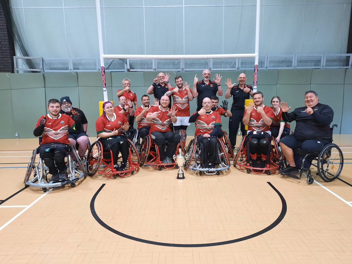 Six_Again tweet media