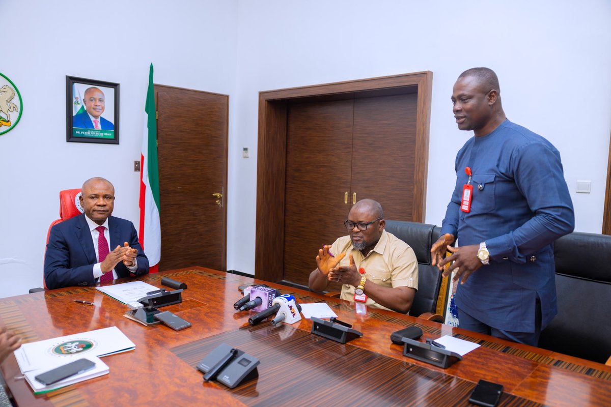 PNMbah's tweet photo. Yesterday in my office, in the presence of labour leaders in the state, I announced further palliatives for our workers, as well as the indigent citizens in our communities.

My administration has approved the payment of between N10,000 and N25000 to workers, and the increase of our state's social register enrollment, from 43,000 to 260,000, for cash transfers to the indigent ones.

The aim is to cushion the hardships occasioned by the removal of fuel subsidy on workers and indigent citizens. We believe the cash transfers and other social interventions will, to a great extent, bring succor to workers and vulnerable people in Enugu State.
 
The payments will last for 5 months, starting from next month, December, to April 2024.  We have created a category of payment whereby primary and secondary school teachers, local government workers and civil servants will receive a flat payment of between N10,000 and N25,000. The amount to be received will depend on the category a worker falls into.

We are also reviewing the minimum wage and hopefully, by the end of April, the committee saddled with that responsibility will present a new minimum wage to us, which we shall then implement.

My administration is determined to achieve zero per cent poverty headcount index by 2031. We have set aside N1.5 billion for social development programmes like water and sanitation in our communities. 

We shall also construct 260 model primary healthcare centers and 260 smart schools with accompanying teachers’ quarters. Teachers would enjoy free accommodation, while living in close proximity to their work places, eliminating transport costs.

Our ultimate goal is that when a monetary value is put on all the social services we are providing to our workers, it will weigh well above the N100,000 minimum wage.

I was pleased by the visit of the state chairman of the Nigeria Labour Congress (NLC), Comrade Fabian Nwigbo, and his Trade Union Congress (TUC) counterpart, Comrade Benneth Asogwa, as well as their encouraging remarks.

Their statement that Enugu workers have not needed to campaign, protest, or go on strike to have their salary or welfare issues resolved under our government sums up our attitude towards our workers succinctly.