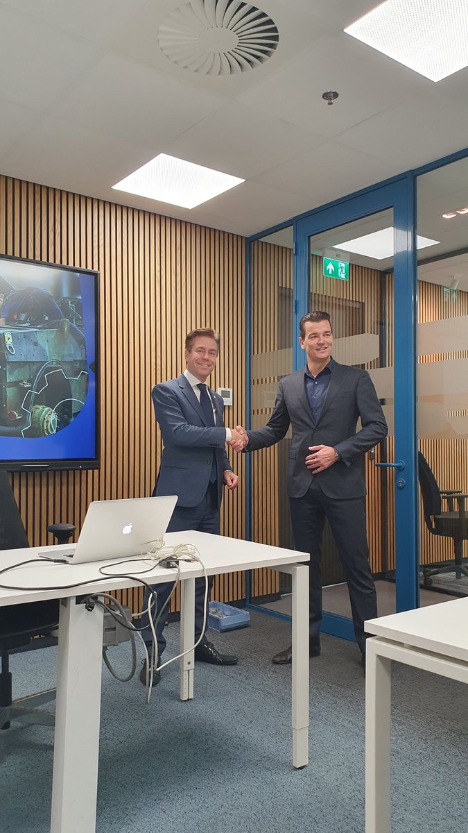 <a href="/chris_stoffer/">Chris Stoffer</a> op werkbezoek in Bunschoten bij van Halteren Technologies.