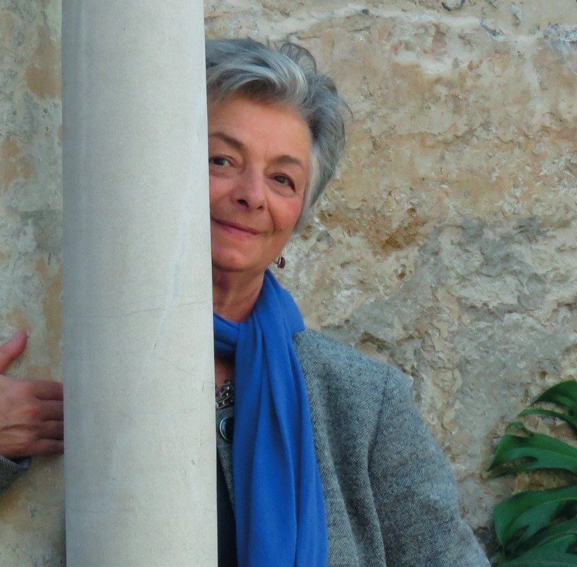 Novamilanese's tweet photo. Sabato 18 novembre, c/o la sala mostre della Libera Accademia di pittura Vittorio Viviani, verrà presentato il primo numero dei “quaderni di Fondazione Rossi” interamente dedicato a Marilena Caimi, insegnante, autrice di libri per la scuola e impegnata nel volontariato. https://t.co/J7dChv64le