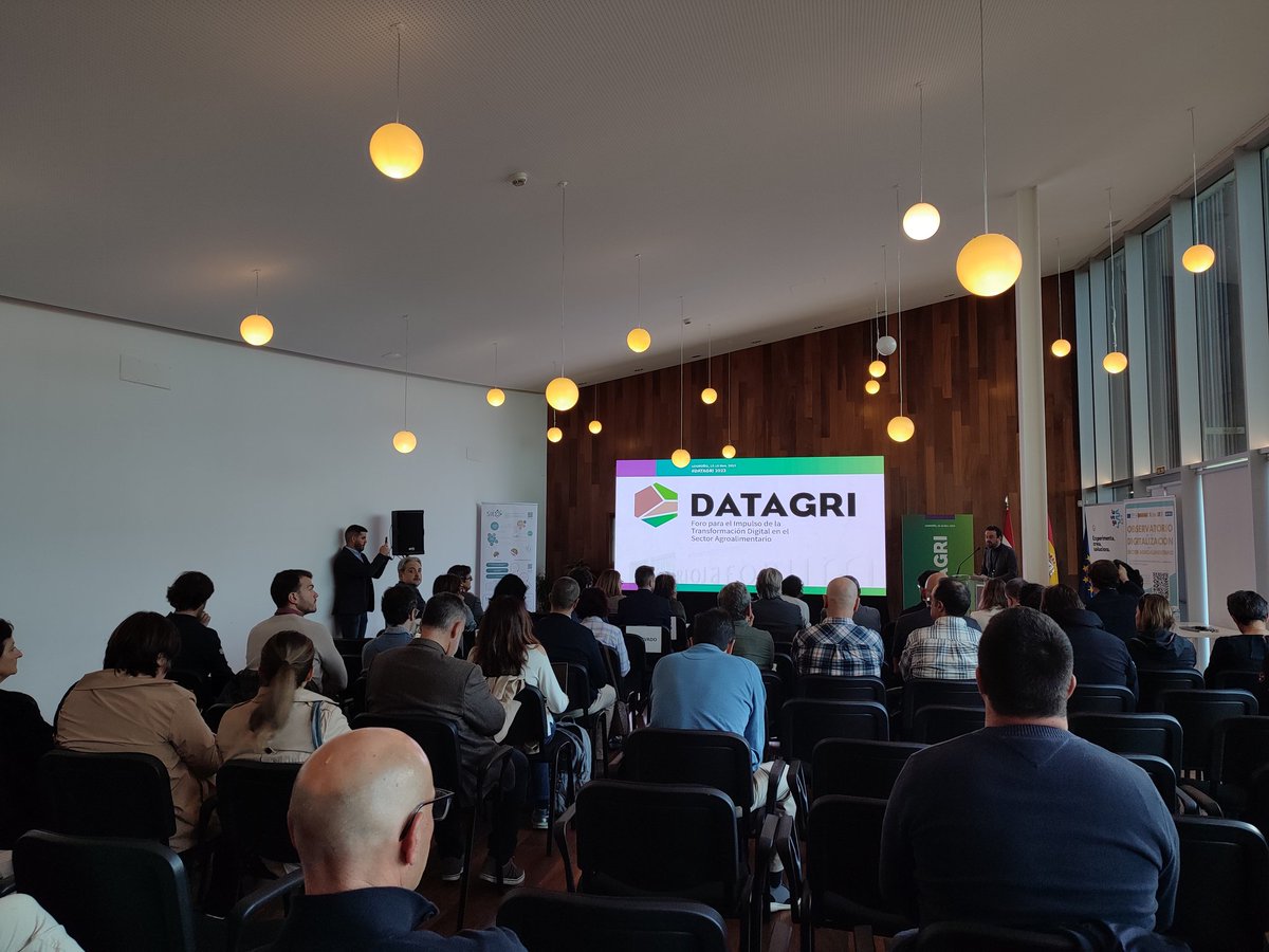 ForoDatAgri's tweet photo. 📣 ¡Comienza el #DemoDay de #DATAGRI2023! 📳

Durante el día de hoy realizaremos una jornada de campo donde la tecnología digital se convertirá en una experiencia tangible.

📍 La Grajera - Finca institucional @lariojaorg

¿Nos acompañas? 🍷 https://t.co/OfpXdF2lKC