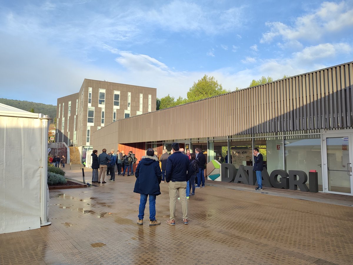 ForoDatAgri's tweet photo. 📣 ¡Comienza el #DemoDay de #DATAGRI2023! 📳

Durante el día de hoy realizaremos una jornada de campo donde la tecnología digital se convertirá en una experiencia tangible.

📍 La Grajera - Finca institucional @lariojaorg

¿Nos acompañas? 🍷 https://t.co/OfpXdF2lKC